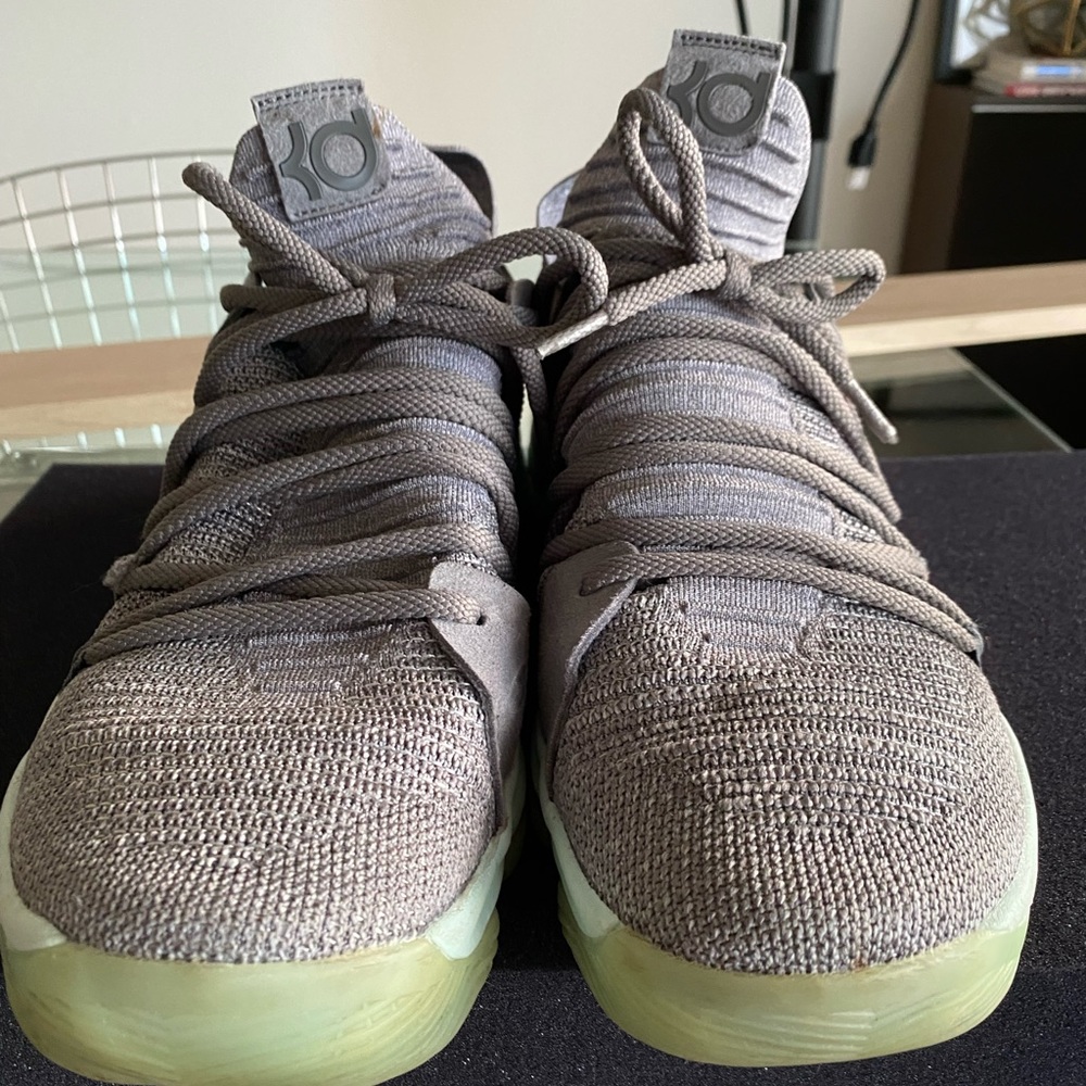 Nike Kevin Durant Basketball Shoes - Picture 4 of 6